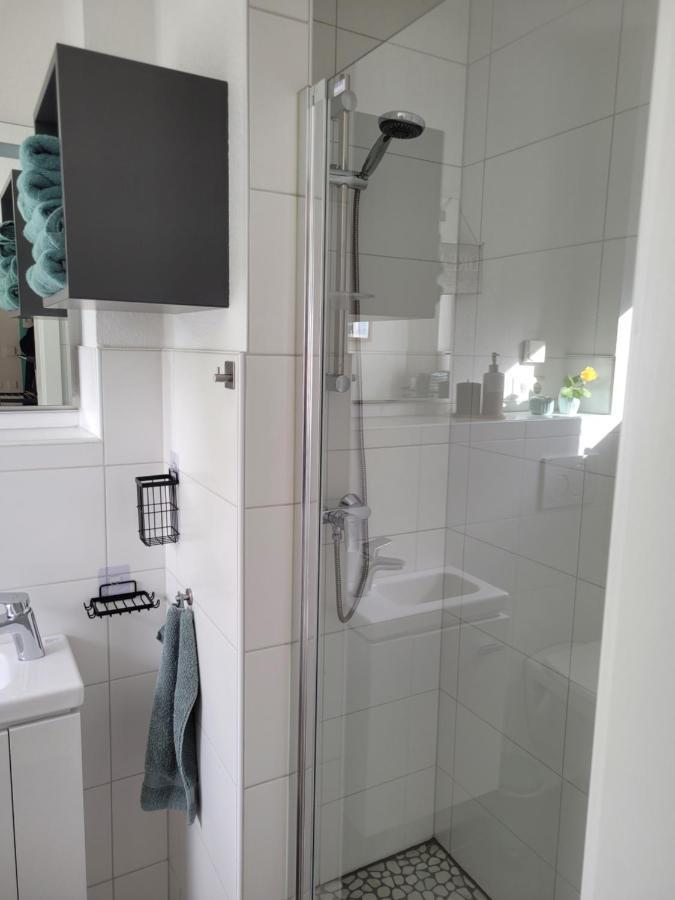 Lin'S Place - Private Room With Bath Near Fair Hannover Buitenkant foto